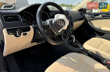 Седан Volkswagen Jetta 2017 в 