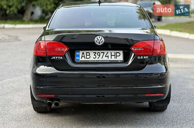Седан Volkswagen Jetta 2011 в 