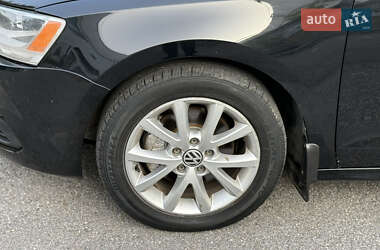 Седан Volkswagen Jetta 2011 в 