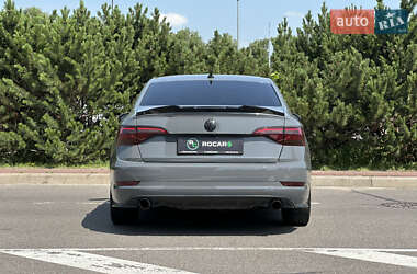 Седан Volkswagen Jetta 2019 в 