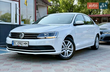Седан Volkswagen Jetta 2017 в 