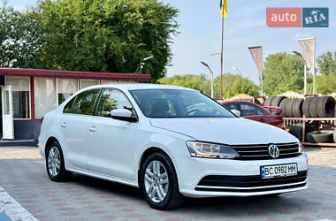 Седан Volkswagen Jetta 2017 в 