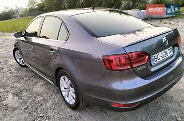 Седан Volkswagen Jetta 2013 в 