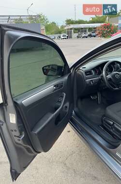 Седан Volkswagen Jetta 2015 в 