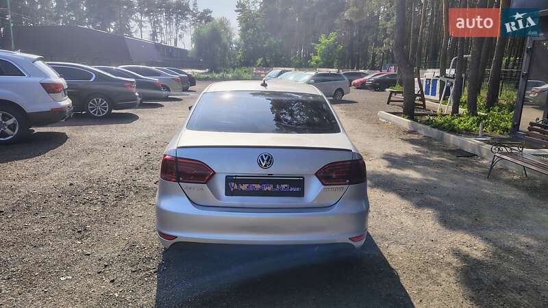 Седан Volkswagen Jetta 2014 в Киеве