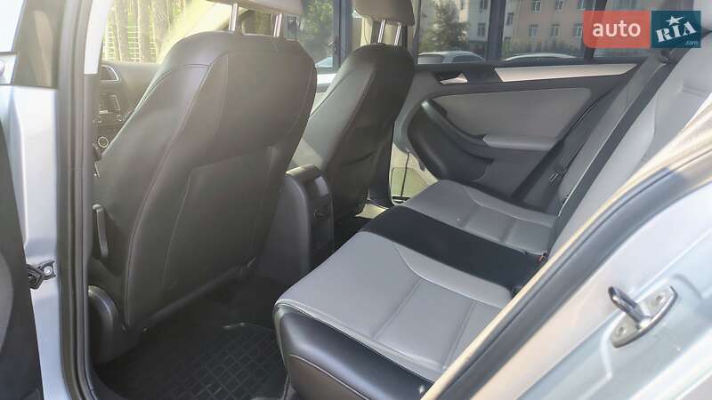 Седан Volkswagen Jetta 2014 в Киеве