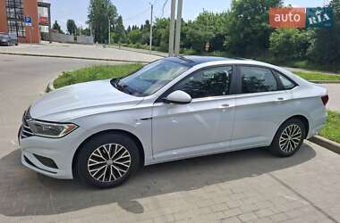 Седан Volkswagen Jetta 2018 в 