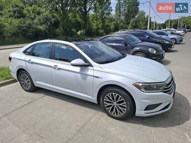 Седан Volkswagen Jetta 2018 в Львове