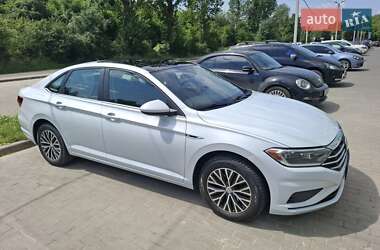 Седан Volkswagen Jetta 2018 в 