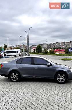 Седан Volkswagen Jetta 2008 в 