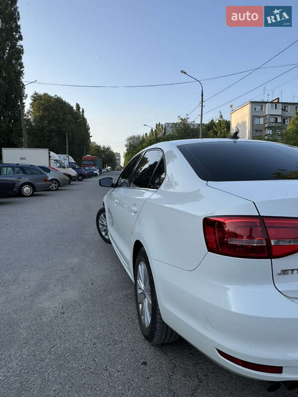 Седан Volkswagen Jetta 2015 в Запорожье