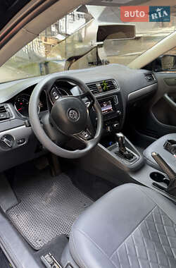 Седан Volkswagen Jetta 2017 в 