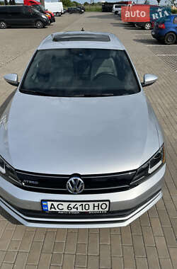 Седан Volkswagen Jetta 2015 в 