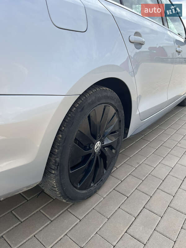 Седан Volkswagen Jetta 2015 в Луцке фото 7 Седан Volkswagen Jetta 2015 в Луцке