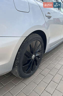Седан Volkswagen Jetta 2015 в 