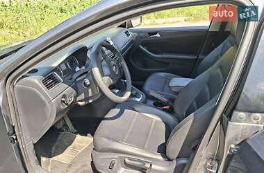 Седан Volkswagen Jetta 2014 в 