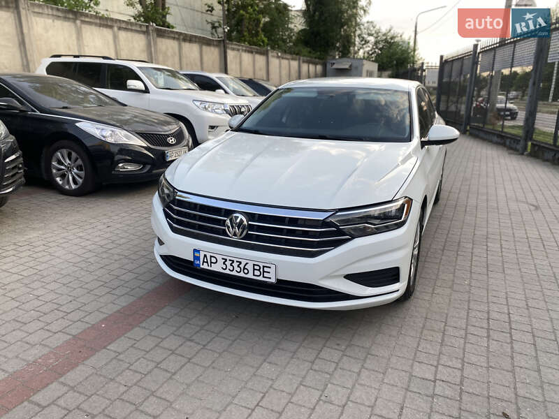 Седан Volkswagen Jetta 2019 в 