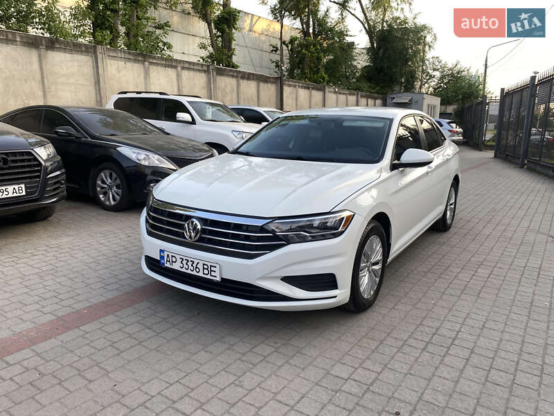 Седан Volkswagen Jetta 2019 в Запоріжжі