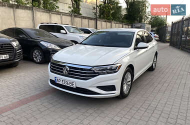 Седан Volkswagen Jetta 2019 в 