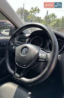 Седан Volkswagen Jetta 2015 в 
