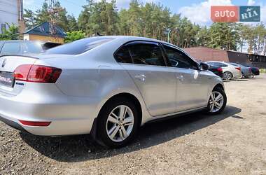 Седан Volkswagen Jetta 2014 в 