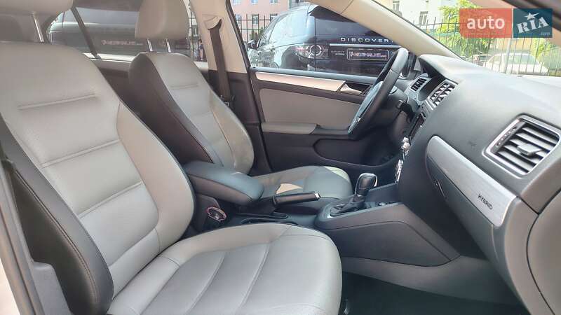 Седан Volkswagen Jetta 2014 в Києві