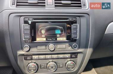 Седан Volkswagen Jetta 2014 в 