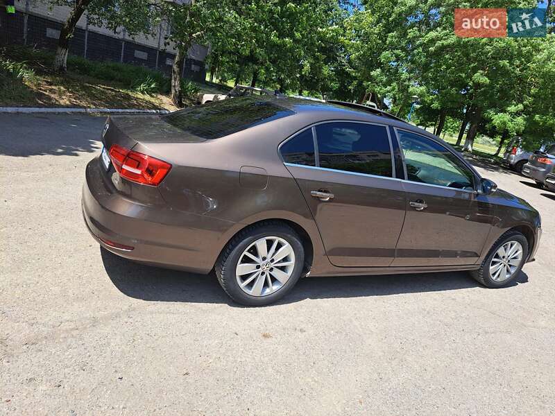 Седан Volkswagen Jetta 2015 в Теплодарі