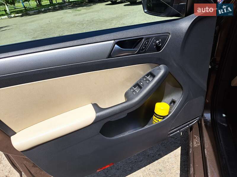 Седан Volkswagen Jetta 2015 в Теплодарі