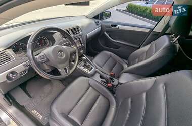 Седан Volkswagen Jetta 2014 в 