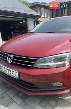 Седан Volkswagen Jetta 2015 в Львові