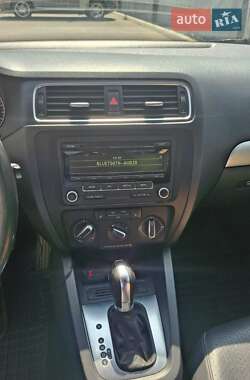 Седан Volkswagen Jetta 2014 в 
