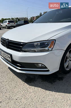 Седан Volkswagen Jetta 2016 в 
