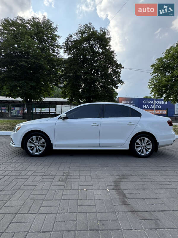 Седан Volkswagen Jetta 2016 в Киеве
