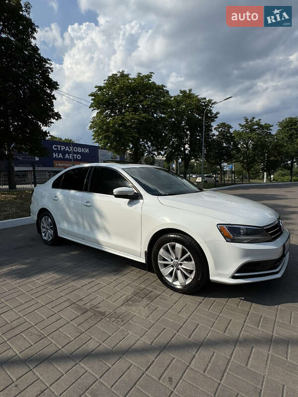 Седан Volkswagen Jetta 2016 в Киеве