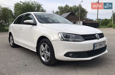Седан Volkswagen Jetta 2013 в 