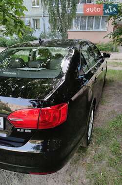 Седан Volkswagen Jetta 2013 в  фото 5 Седан Volkswagen Jetta 2013 в