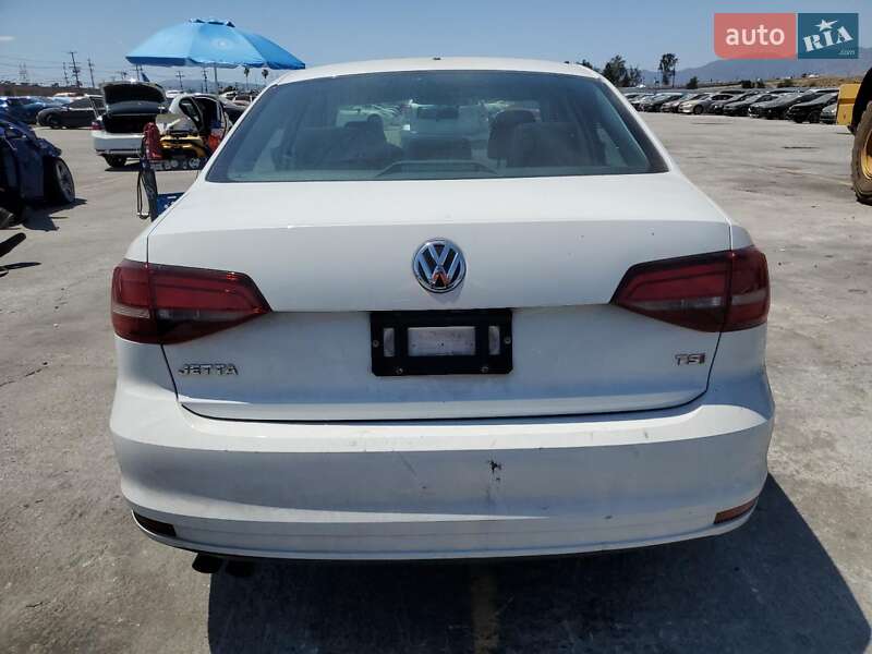 Седан Volkswagen Jetta 2017 в Луцке