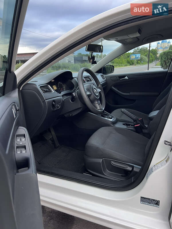 Седан Volkswagen Jetta 2012 в Шептицькому