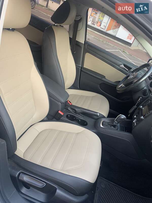 Седан Volkswagen Jetta 2011 в Броварах