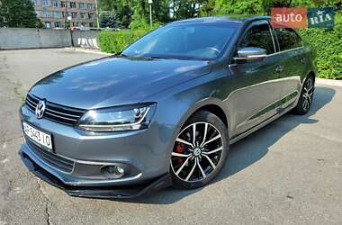 Седан Volkswagen Jetta 2013 в Запоріжжі