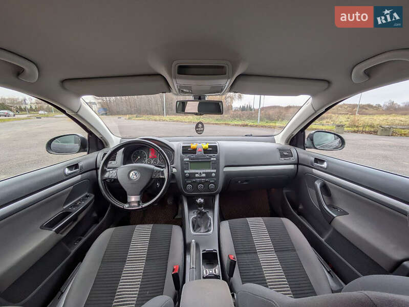 Седан Volkswagen Jetta 2008 в Львове