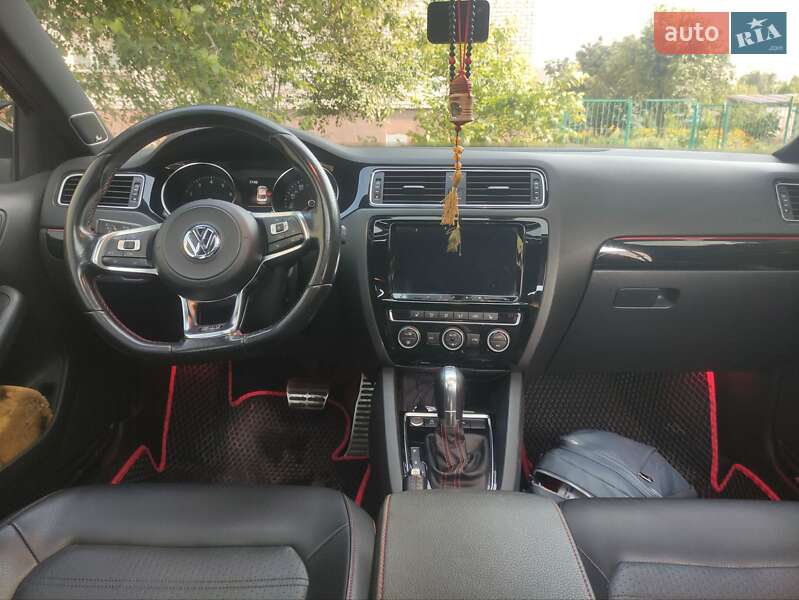 Седан Volkswagen Jetta 2016 в Запорожье