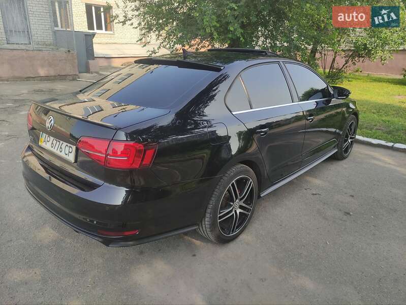 Седан Volkswagen Jetta 2016 в Запорожье