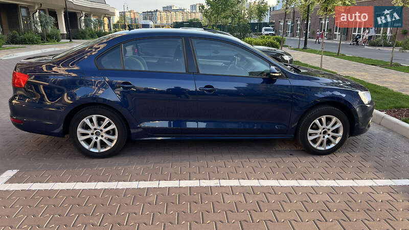 Седан Volkswagen Jetta 2013 в Софіївській Борщагівці