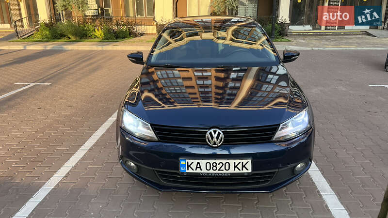 Седан Volkswagen Jetta 2013 в Софіївській Борщагівці