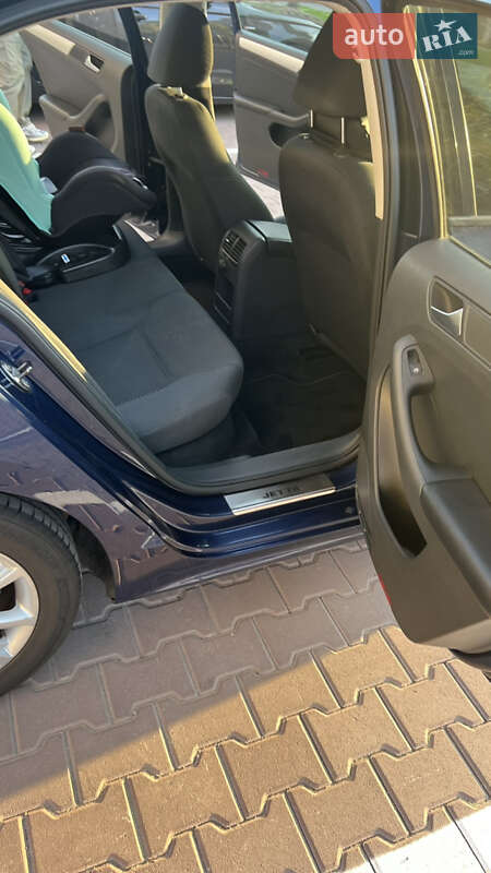 Седан Volkswagen Jetta 2013 в Софіївській Борщагівці