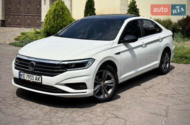 Седан Volkswagen Jetta 2019 в Днепре