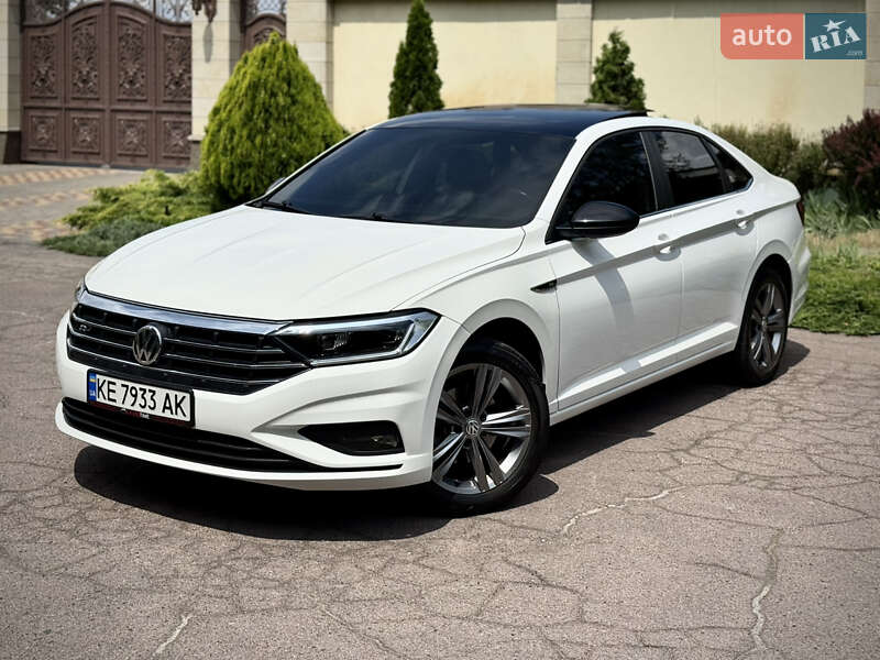 Седан Volkswagen Jetta 2019 в 