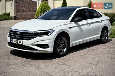 Седан Volkswagen Jetta 2019 в 